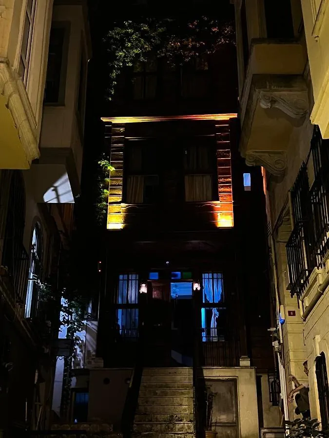 Klein Cihangir Pera Suites اسطنبول تركيا